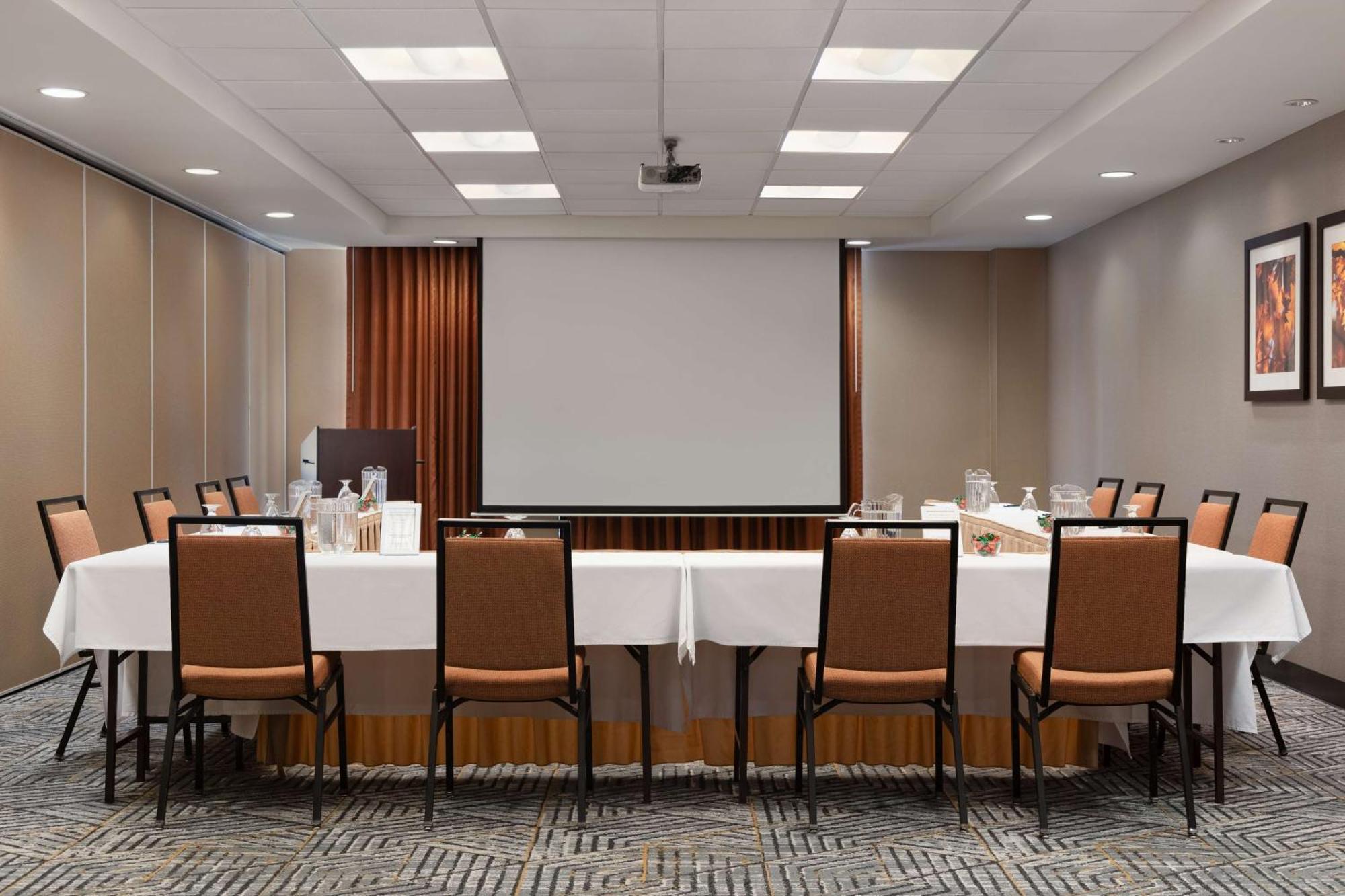 Homewood Suites By Hilton Waterloo/St. Jacobs Экстерьер фото