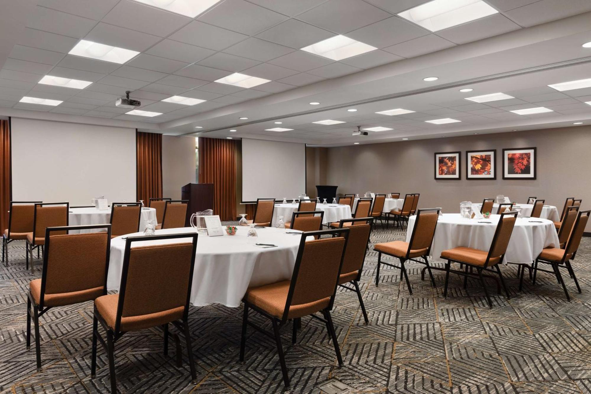 Homewood Suites By Hilton Waterloo/St. Jacobs Экстерьер фото